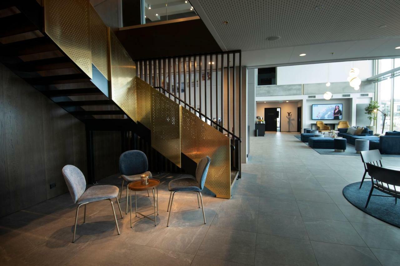 Mandal Hotel Екстериор снимка
