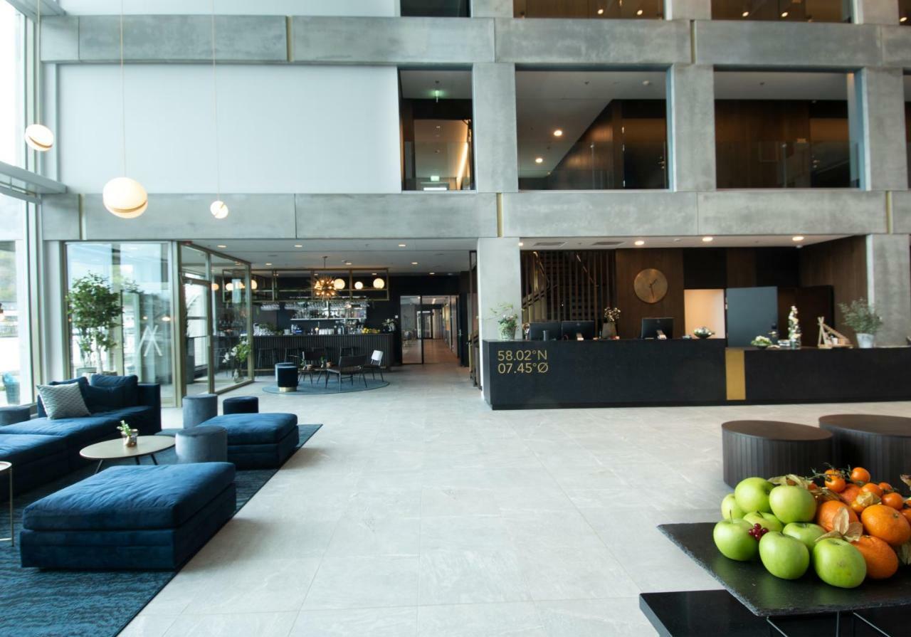 Mandal Hotel Екстериор снимка