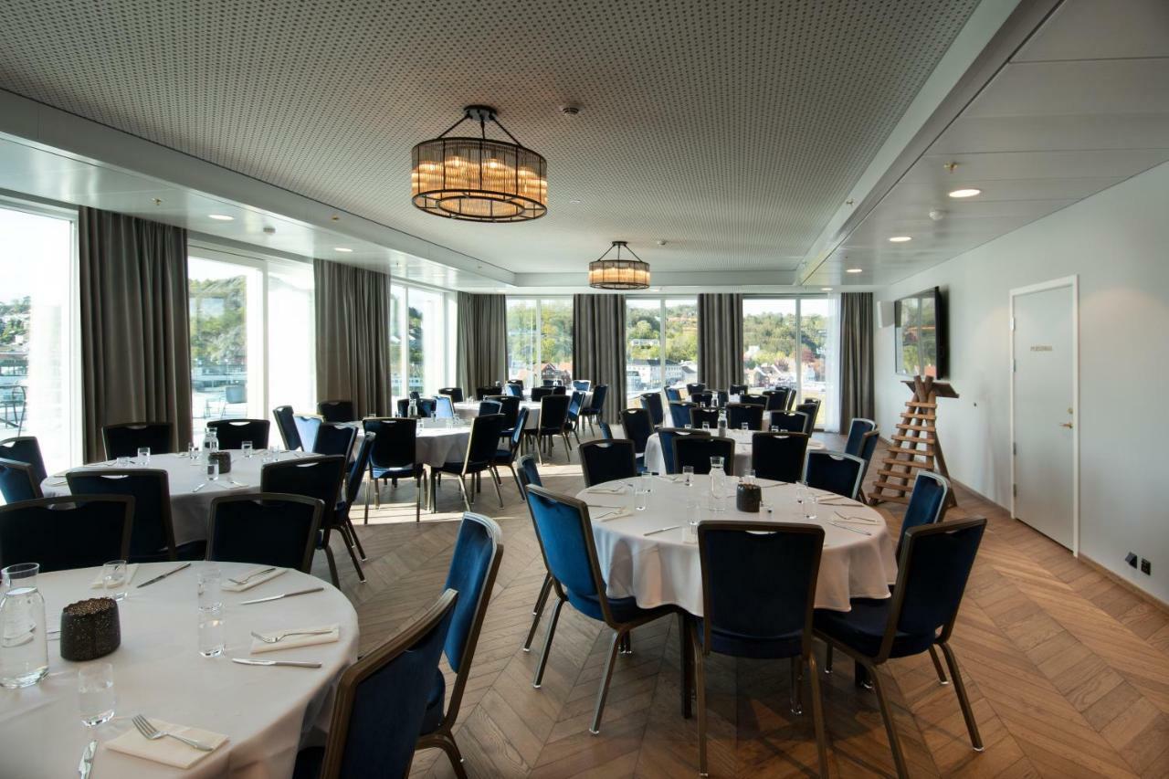 Mandal Hotel Екстериор снимка