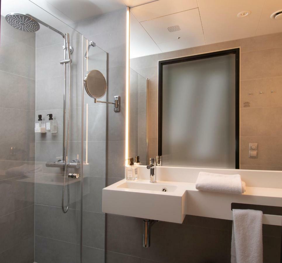 Mandal Hotel Екстериор снимка