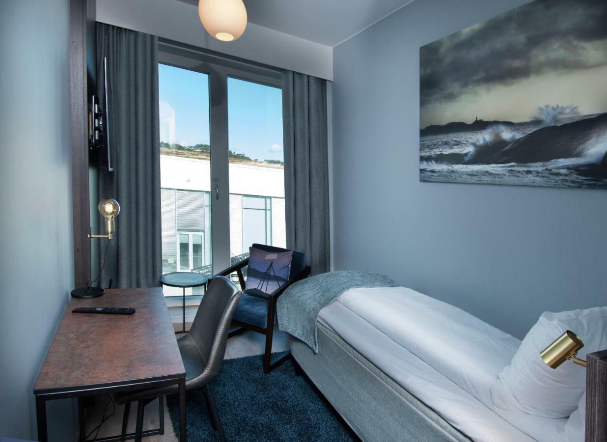 Mandal Hotel Екстериор снимка